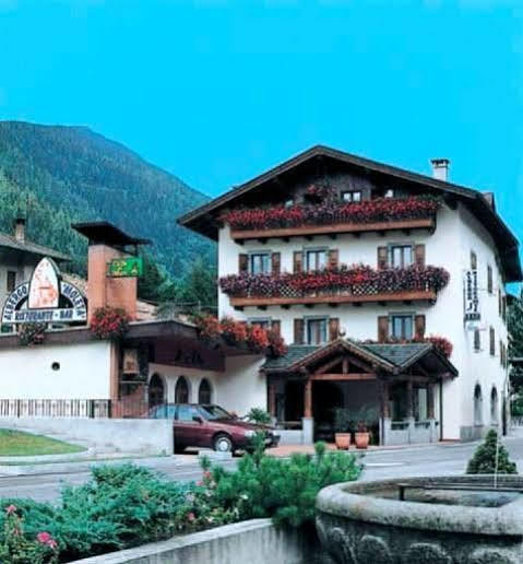Albergo Moleta Spiazzo  Eksteriør billede